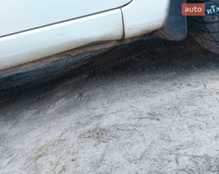 Білий Кіа Ріо, об'ємом двигуна 1.4 л та пробігом 139 тис. км за 7000 $, фото 6 на Automoto.ua