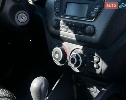 Белый Киа Рио, объемом двигателя 1.4 л и пробегом 176 тыс. км за 7900 $, фото 3 на Automoto.ua