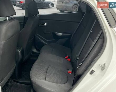 Белый Киа Рио, объемом двигателя 1.4 л и пробегом 125 тыс. км за 8000 $, фото 9 на Automoto.ua