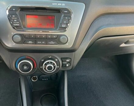 Білий Кіа Ріо, об'ємом двигуна 1.4 л та пробігом 210 тис. км за 5800 $, фото 16 на Automoto.ua