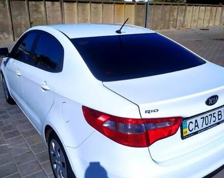 Білий Кіа Ріо, об'ємом двигуна 1.4 л та пробігом 165 тис. км за 7300 $, фото 4 на Automoto.ua