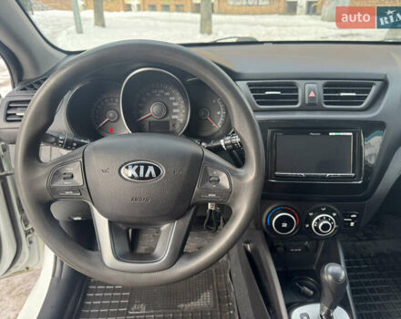 Белый Киа Рио, объемом двигателя 1.4 л и пробегом 178 тыс. км за 7500 $, фото 19 на Automoto.ua