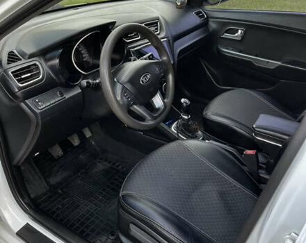 Белый Киа Рио, объемом двигателя 1.4 л и пробегом 185 тыс. км за 8500 $, фото 12 на Automoto.ua