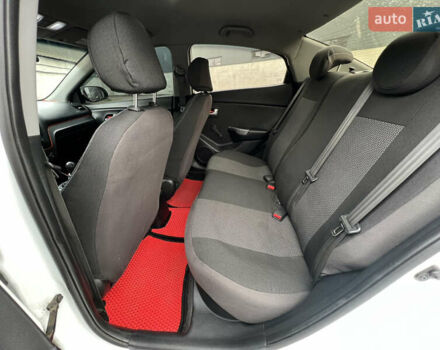 Белый Киа Рио, объемом двигателя 1.4 л и пробегом 246 тыс. км за 6550 $, фото 19 на Automoto.ua
