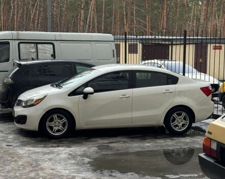 Белый Киа Рио, объемом двигателя 1.59 л и пробегом 190 тыс. км за 7500 $, фото 3 на Automoto.ua