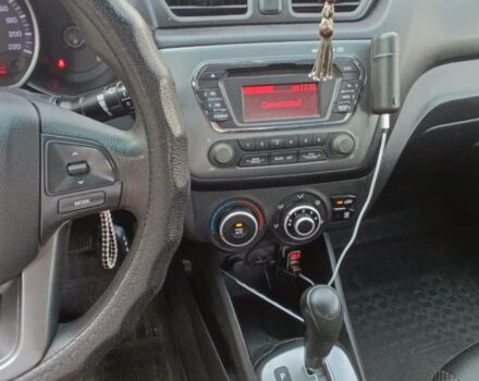 Белый Киа Рио, объемом двигателя 1.4 л и пробегом 180 тыс. км за 8000 $, фото 3 на Automoto.ua