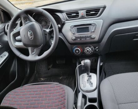 Белый Киа Рио, объемом двигателя 1.4 л и пробегом 153 тыс. км за 8300 $, фото 6 на Automoto.ua