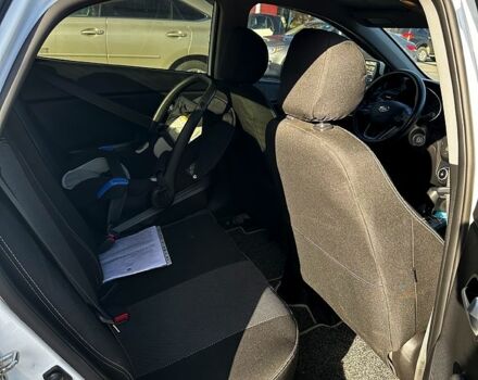 Белый Киа Рио, объемом двигателя 1.4 л и пробегом 214 тыс. км за 8300 $, фото 2 на Automoto.ua