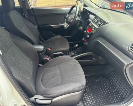 Белый Киа Рио, объемом двигателя 1.6 л и пробегом 173 тыс. км за 7800 $, фото 8 на Automoto.ua