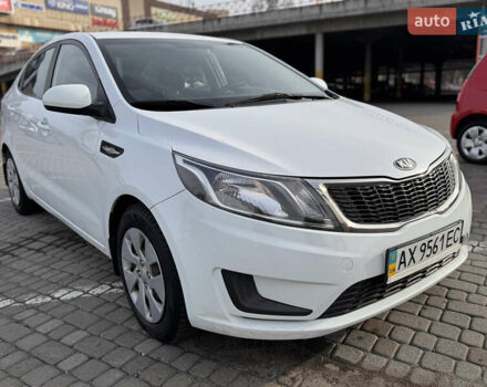 Белый Киа Рио, объемом двигателя 1.4 л и пробегом 169 тыс. км за 6500 $, фото 4 на Automoto.ua