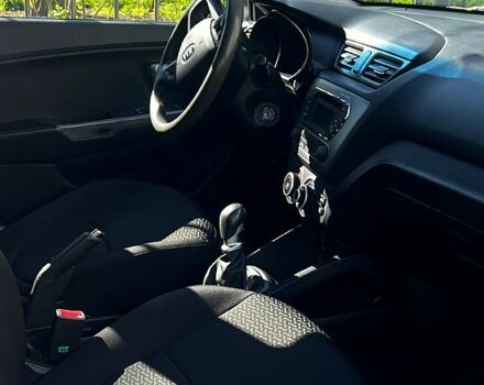 Белый Киа Рио, объемом двигателя 1.4 л и пробегом 176 тыс. км за 8000 $, фото 1 на Automoto.ua