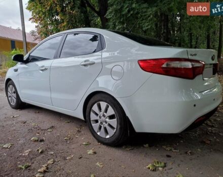 Белый Киа Рио, объемом двигателя 1.59 л и пробегом 172 тыс. км за 9000 $, фото 3 на Automoto.ua