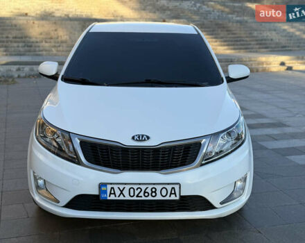 Белый Киа Рио, объемом двигателя 1.4 л и пробегом 185 тыс. км за 6700 $, фото 2 на Automoto.ua