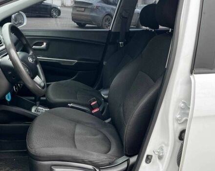 Белый Киа Рио, объемом двигателя 1.4 л и пробегом 125 тыс. км за 8000 $, фото 8 на Automoto.ua