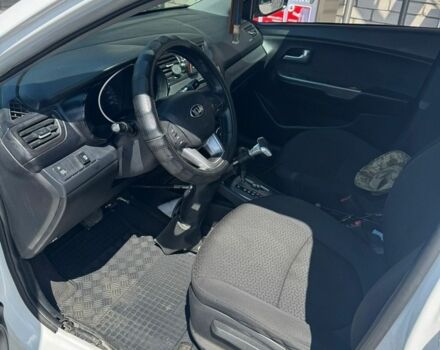 Белый Киа Рио, объемом двигателя 1.4 л и пробегом 238 тыс. км за 5500 $, фото 7 на Automoto.ua
