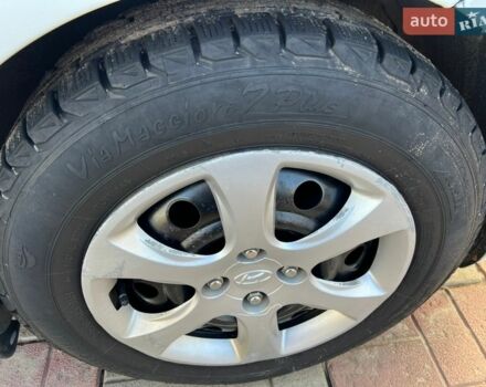 Білий Кіа Ріо, об'ємом двигуна 1.4 л та пробігом 210 тис. км за 5800 $, фото 19 на Automoto.ua