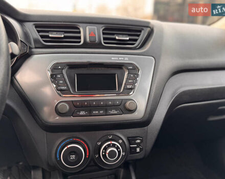 Білий Кіа Ріо, об'ємом двигуна 1.4 л та пробігом 169 тис. км за 5999 $, фото 12 на Automoto.ua