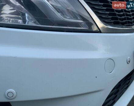Белый Киа Рио, объемом двигателя 1.4 л и пробегом 216 тыс. км за 8555 $, фото 16 на Automoto.ua