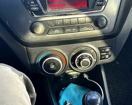 Белый Киа Рио, объемом двигателя 1.4 л и пробегом 214 тыс. км за 8300 $, фото 8 на Automoto.ua