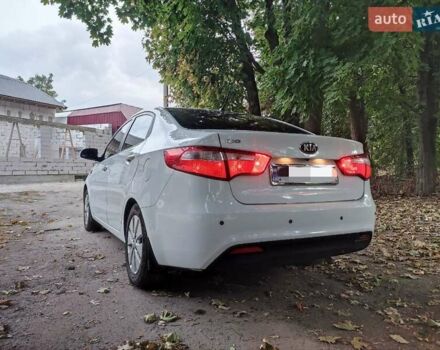 Белый Киа Рио, объемом двигателя 1.59 л и пробегом 172 тыс. км за 9000 $, фото 5 на Automoto.ua