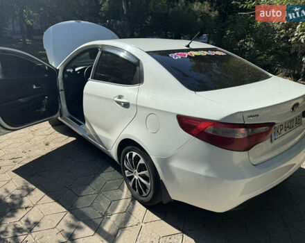 Білий Кіа Ріо, об'ємом двигуна 1.4 л та пробігом 84 тис. км за 9200 $, фото 24 на Automoto.ua