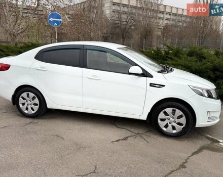 Белый Киа Рио, объемом двигателя 1.4 л и пробегом 140 тыс. км за 7800 $, фото 6 на Automoto.ua
