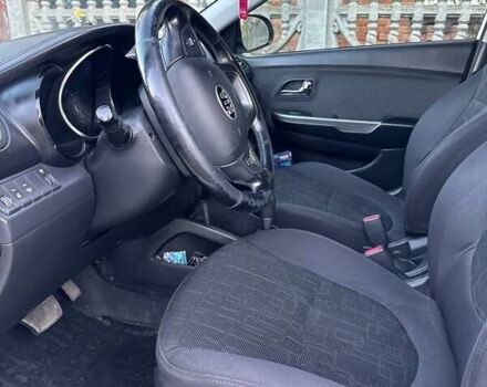 Белый Киа Рио, объемом двигателя 1.59 л и пробегом 222 тыс. км за 8600 $, фото 8 на Automoto.ua