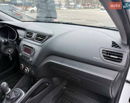 Белый Киа Рио, объемом двигателя 1.4 л и пробегом 23 тыс. км за 9900 $, фото 32 на Automoto.ua