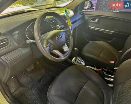 Білий Кіа Ріо, об'ємом двигуна 1.4 л та пробігом 179 тис. км за 7600 $, фото 8 на Automoto.ua