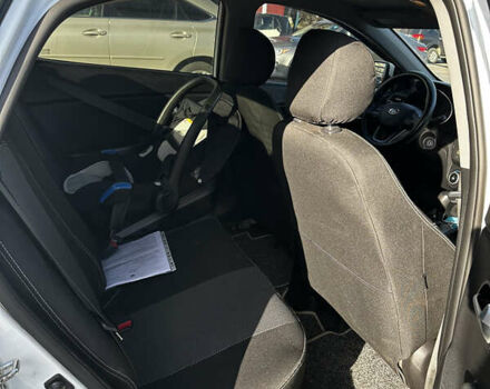 Белый Киа Рио, объемом двигателя 1.4 л и пробегом 214 тыс. км за 8300 $, фото 3 на Automoto.ua