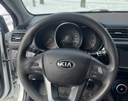 Белый Киа Рио, объемом двигателя 1.4 л и пробегом 178 тыс. км за 7500 $, фото 18 на Automoto.ua