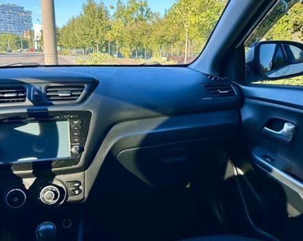 Белый Киа Рио, объемом двигателя 1.4 л и пробегом 86 тыс. км за 9500 $, фото 5 на Automoto.ua