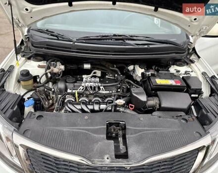 Белый Киа Рио, объемом двигателя 1.4 л и пробегом 140 тыс. км за 7800 $, фото 18 на Automoto.ua