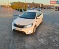 Белый Киа Рио, объемом двигателя 1.4 л и пробегом 160 тыс. км за 8000 $, фото 1 на Automoto.ua