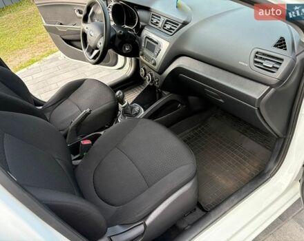 Белый Киа Рио, объемом двигателя 1.4 л и пробегом 157 тыс. км за 6800 $, фото 18 на Automoto.ua
