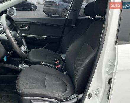 Белый Киа Рио, объемом двигателя 1.4 л и пробегом 125 тыс. км за 8000 $, фото 8 на Automoto.ua