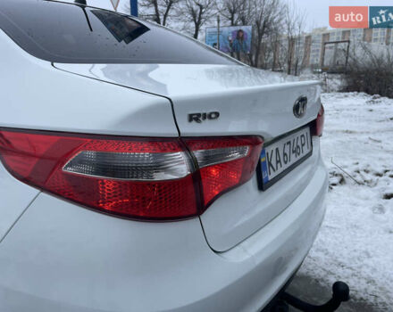 Білий Кіа Ріо, об'ємом двигуна 1.4 л та пробігом 216 тис. км за 7850 $, фото 16 на Automoto.ua