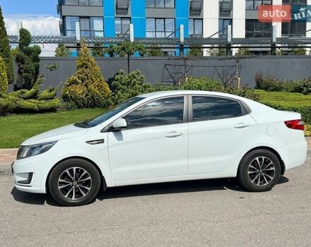 Белый Киа Рио, объемом двигателя 1.4 л и пробегом 140 тыс. км за 8900 $, фото 3 на Automoto.ua