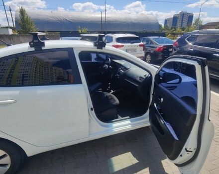 Белый Киа Рио, объемом двигателя 1.59 л и пробегом 130 тыс. км за 7400 $, фото 38 на Automoto.ua