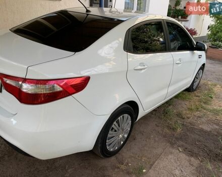 Белый Киа Рио, объемом двигателя 1.4 л и пробегом 195 тыс. км за 7500 $, фото 6 на Automoto.ua