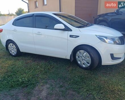 Белый Киа Рио, объемом двигателя 1.4 л и пробегом 82 тыс. км за 8000 $, фото 3 на Automoto.ua