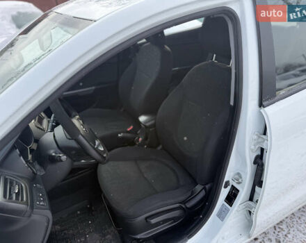 Белый Киа Рио, объемом двигателя 1.6 л и пробегом 148 тыс. км за 7800 $, фото 13 на Automoto.ua