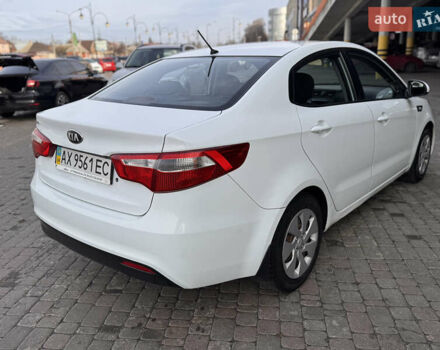 Белый Киа Рио, объемом двигателя 1.4 л и пробегом 169 тыс. км за 6500 $, фото 2 на Automoto.ua