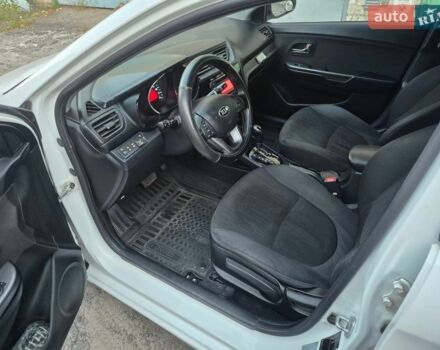 Белый Киа Рио, объемом двигателя 1.6 л и пробегом 156 тыс. км за 8700 $, фото 10 на Automoto.ua