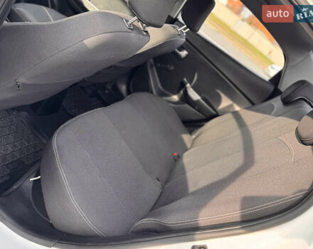 Білий Кіа Ріо, об'ємом двигуна 1.4 л та пробігом 169 тис. км за 5999 $, фото 8 на Automoto.ua