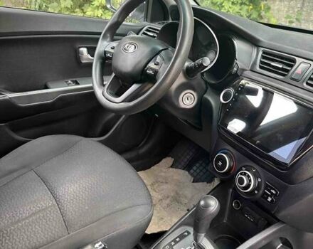 Белый Киа Рио, объемом двигателя 1.4 л и пробегом 270 тыс. км за 7500 $, фото 7 на Automoto.ua