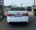 Белый Киа Рио, объемом двигателя 1.4 л и пробегом 255 тыс. км за 7000 $, фото 3 на Automoto.ua