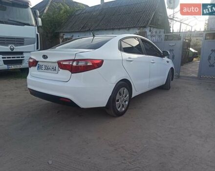 Белый Киа Рио, объемом двигателя 1.4 л и пробегом 156 тыс. км за 6300 $, фото 1 на Automoto.ua