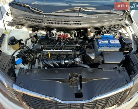 Білий Кіа Ріо, об'ємом двигуна 1.4 л та пробігом 210 тис. км за 5800 $, фото 20 на Automoto.ua