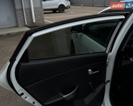 Білий Кіа Ріо, об'ємом двигуна 1.4 л та пробігом 139 тис. км за 8200 $, фото 33 на Automoto.ua